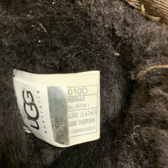 UGG Classic Short Sheepskin Brown Leather Boots - Picture 6 of 8